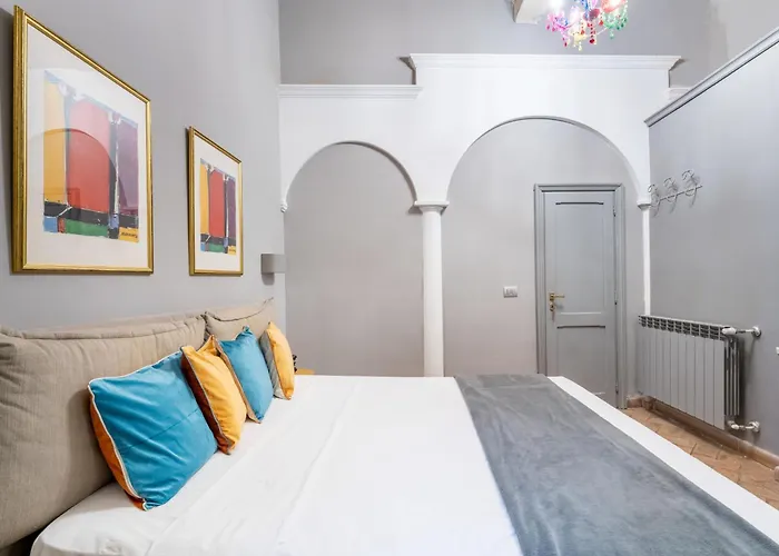 The Pantheon Gallery, In The Center Of Apartment *