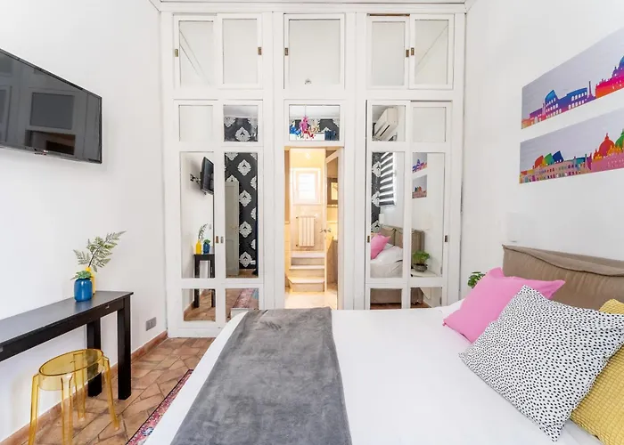The Pantheon Gallery, In The Center Of Apartment *